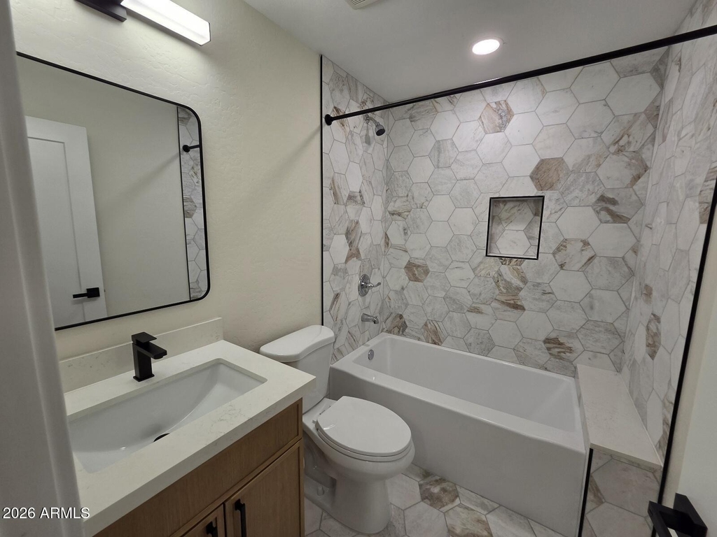 824 N 11th Avenue - Photo 6