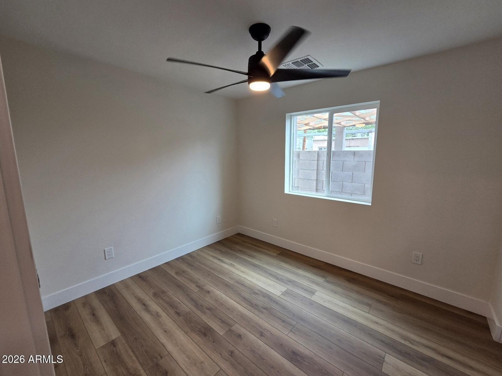 824 N 11th Avenue - Photo 8
