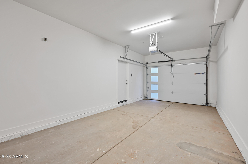 1023 W 5th Street - Photo 19
