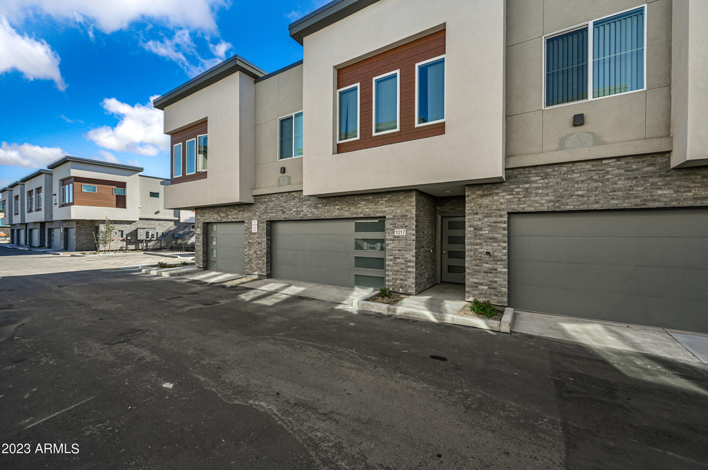 1023 W 5th Street - Photo 33