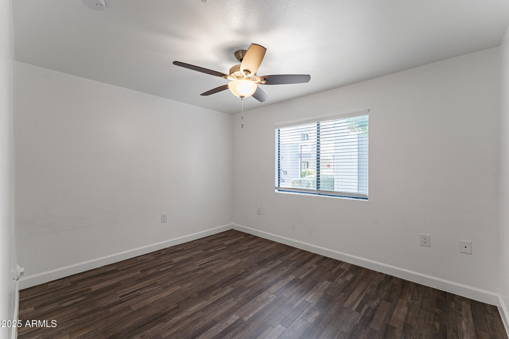 3065 N 67th Avenue - Photo 11