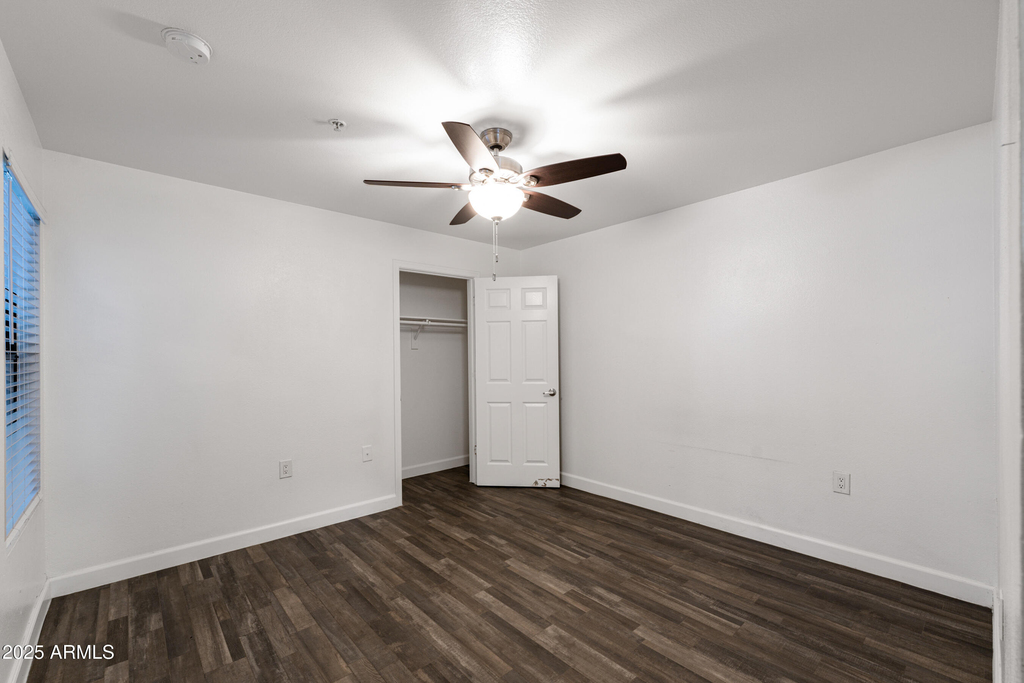 3065 N 67th Avenue - Photo 6