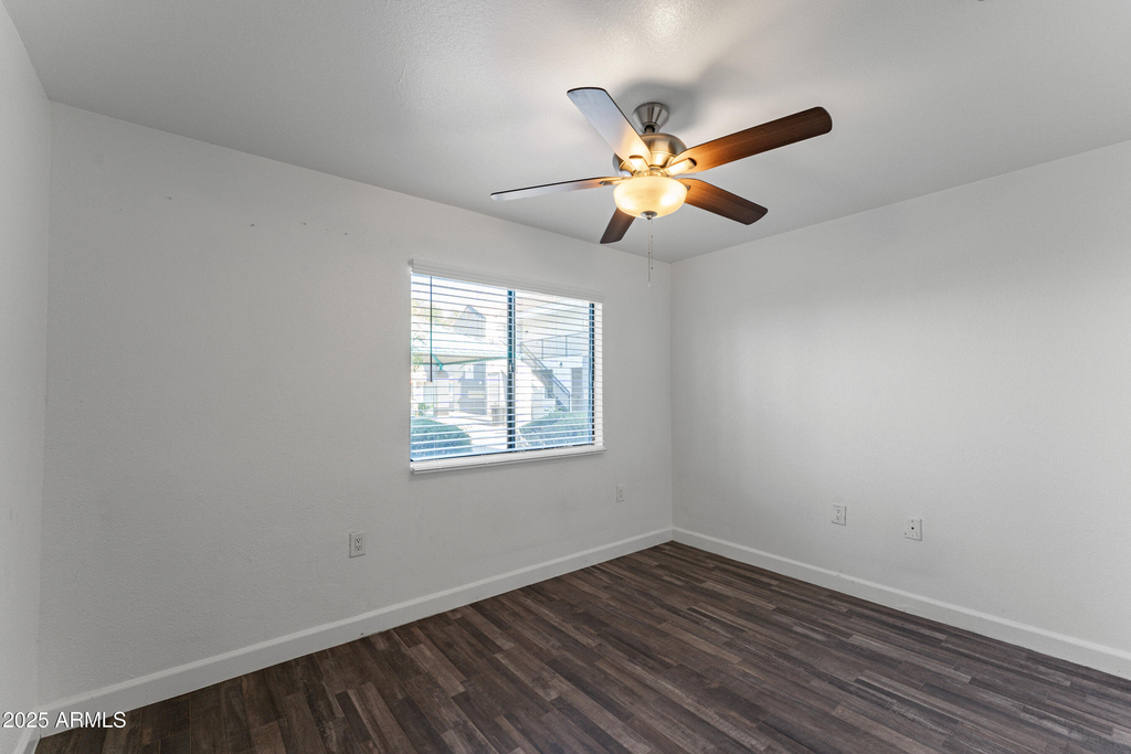 3065 N 67th Avenue - Photo 9