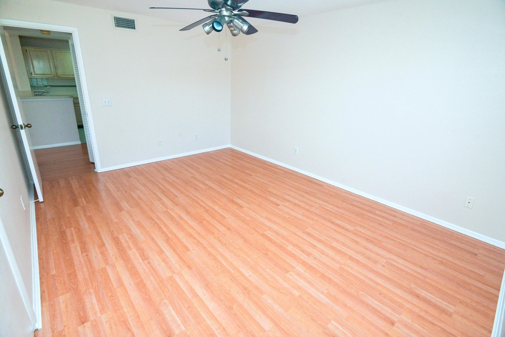 1845 Palm Cove Boulevard - Photo 10
