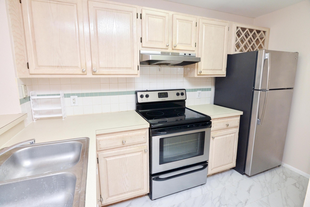 1845 Palm Cove Boulevard - Photo 4