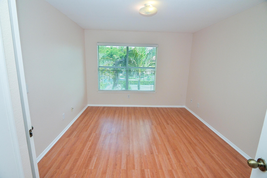 1845 Palm Cove Boulevard - Photo 12