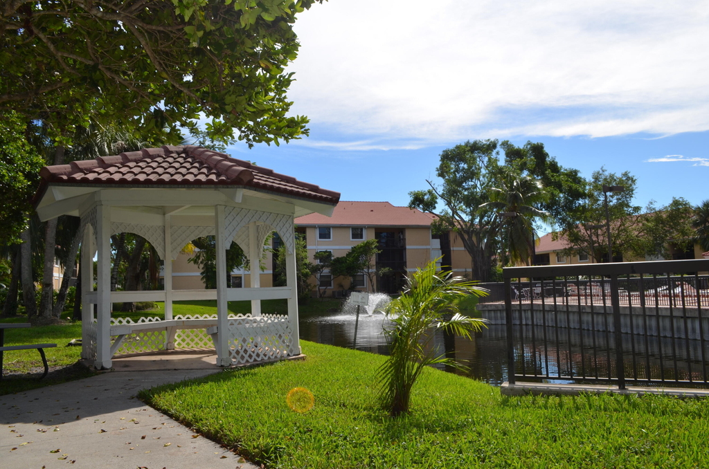 5821 Riverside Drive - Photo 12