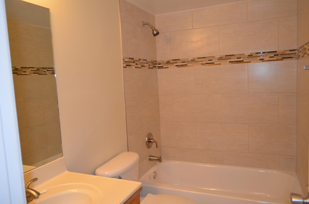5821 Riverside Drive - Photo 3