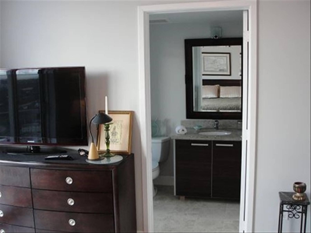 185 Sw 7th Street - Photo 3
