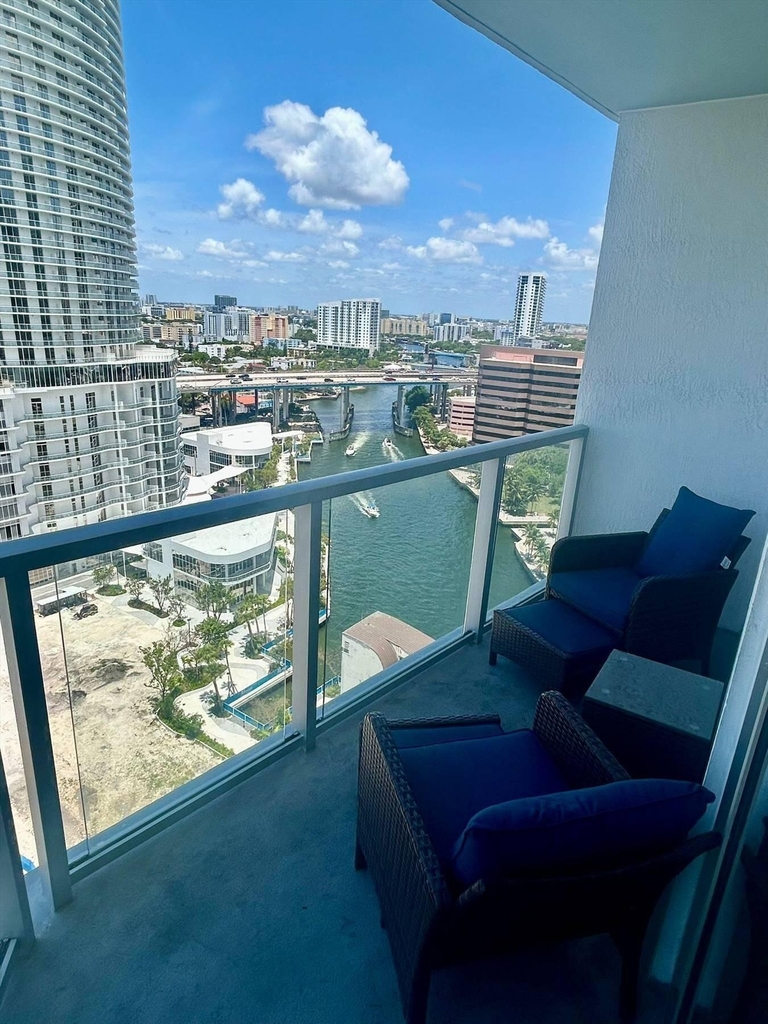 185 Sw 7th Street - Photo 25