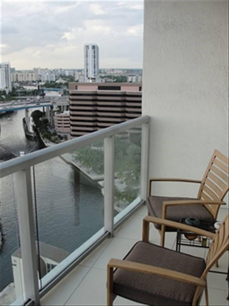 185 Sw 7th Street - Photo 4