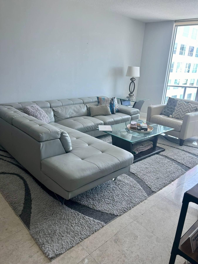 185 Sw 7th Street - Photo 17