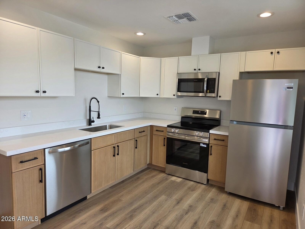 824 N 11th Avenue - Photo 1