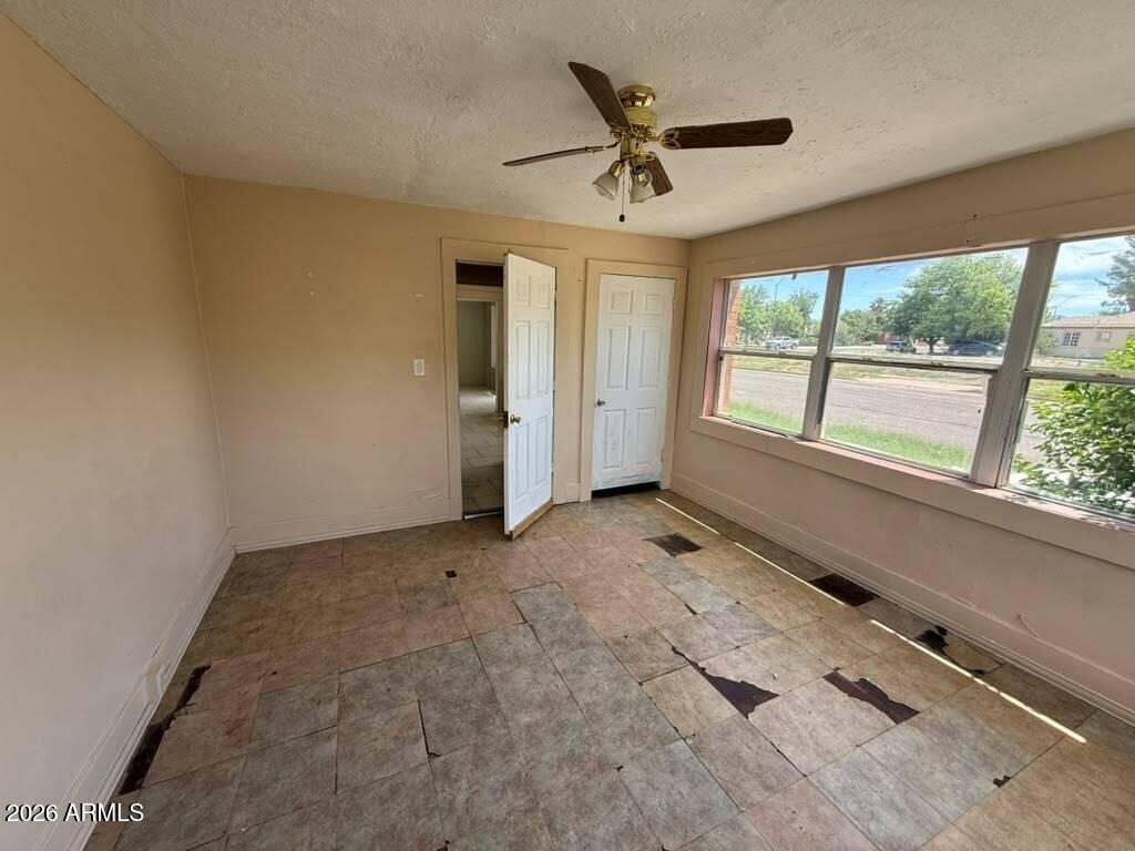 1165 E 10th Street - Photo 11
