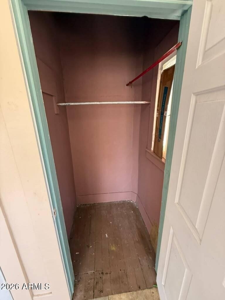 1165 E 10th Street - Photo 10