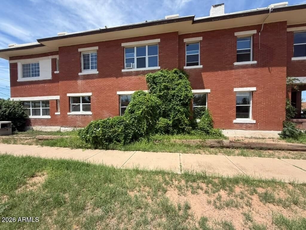 1165 E 10th Street - Photo 17
