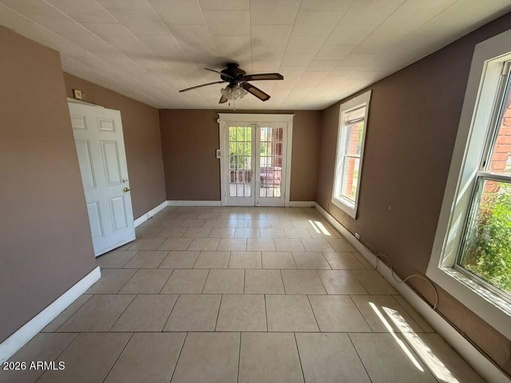 1165 E 10th Street - Photo 2