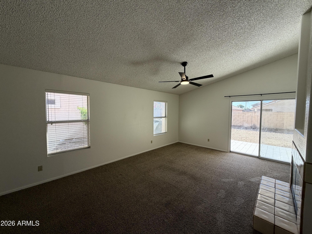 2915 E Amber Ridge Way - Photo 18