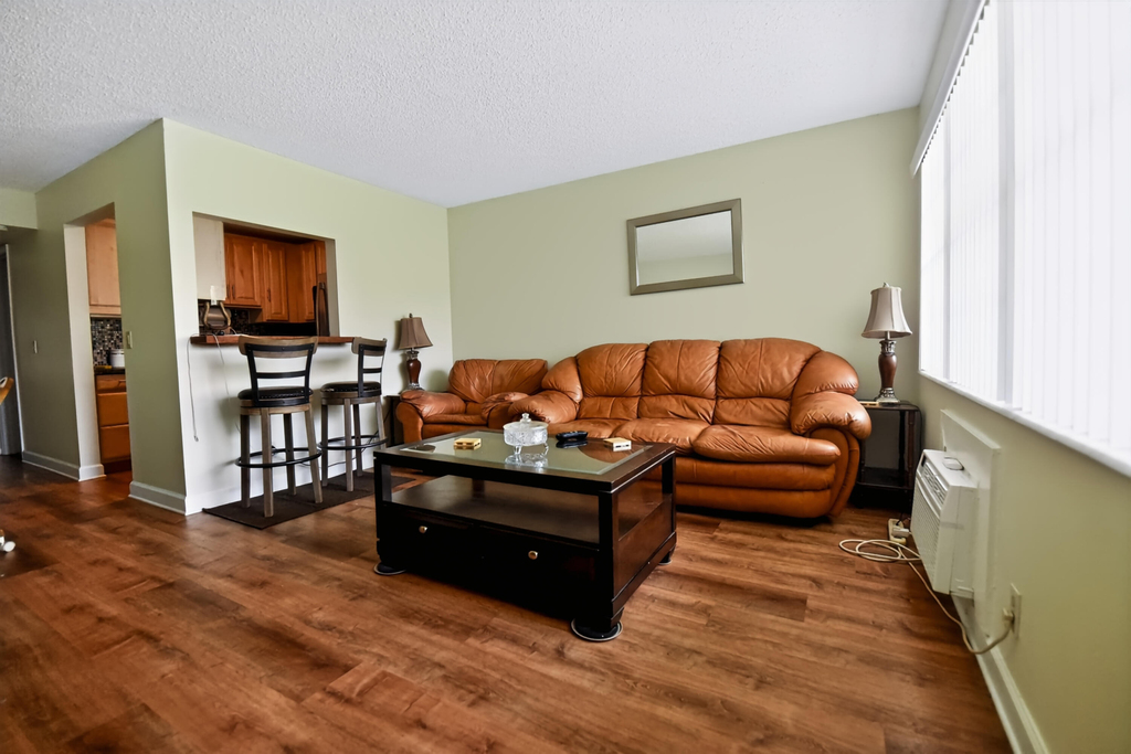 233 Windsor K - Photo 3