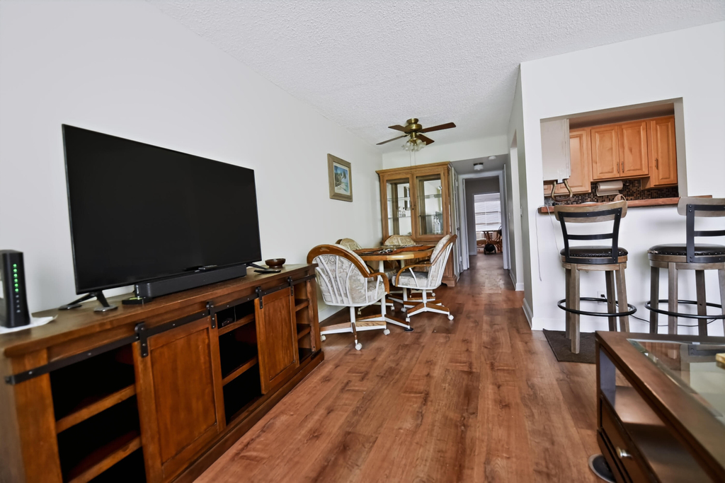 233 Windsor K - Photo 4