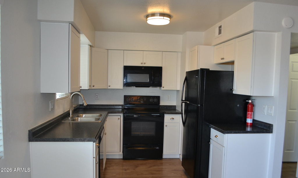 483 E 10th Avenue - Photo 4