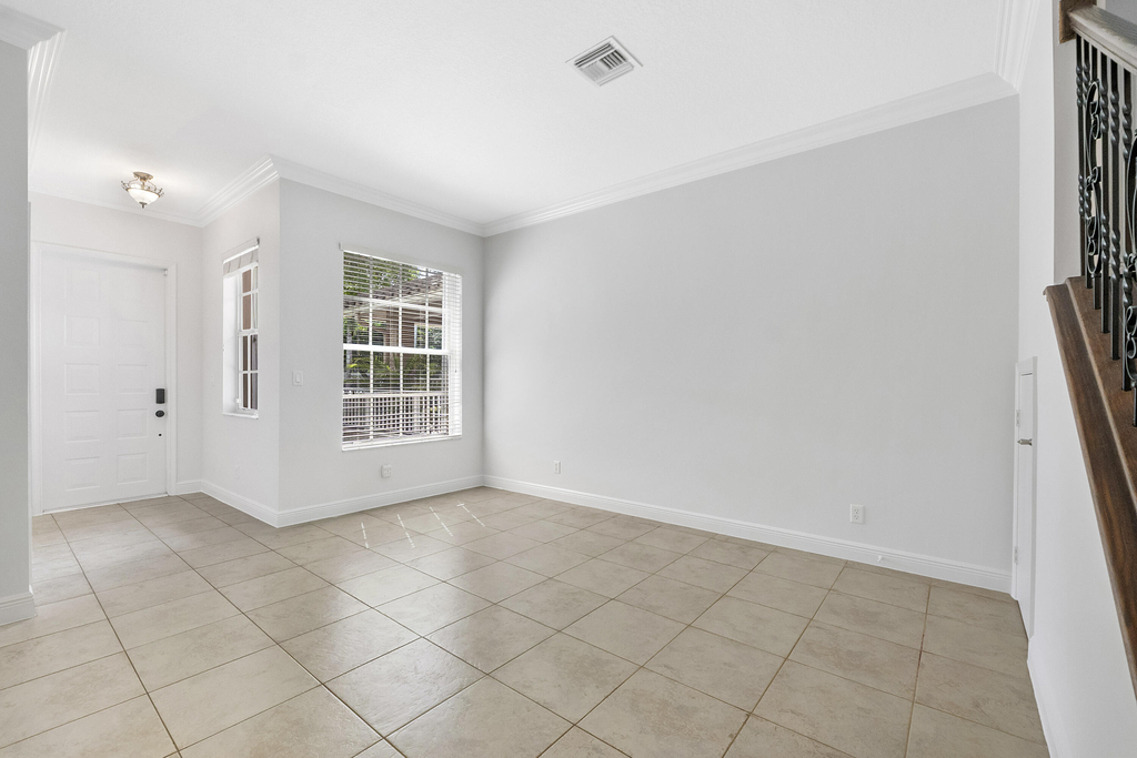3505 Lakeside Drive - Photo 2