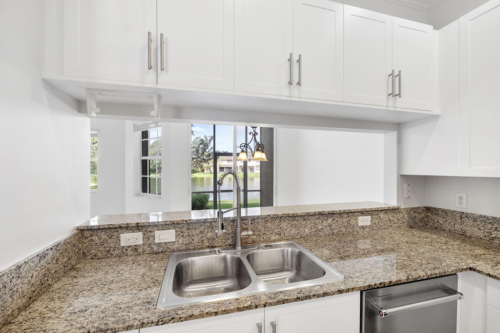 3505 Lakeside Drive - Photo 7