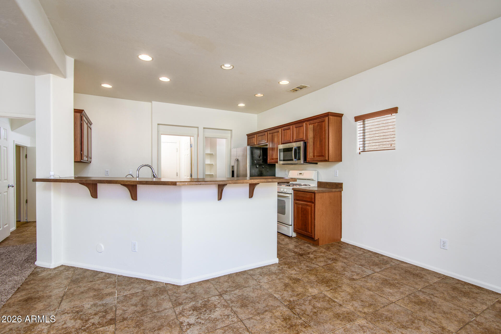 44640 W Yucca Lane - Photo 7