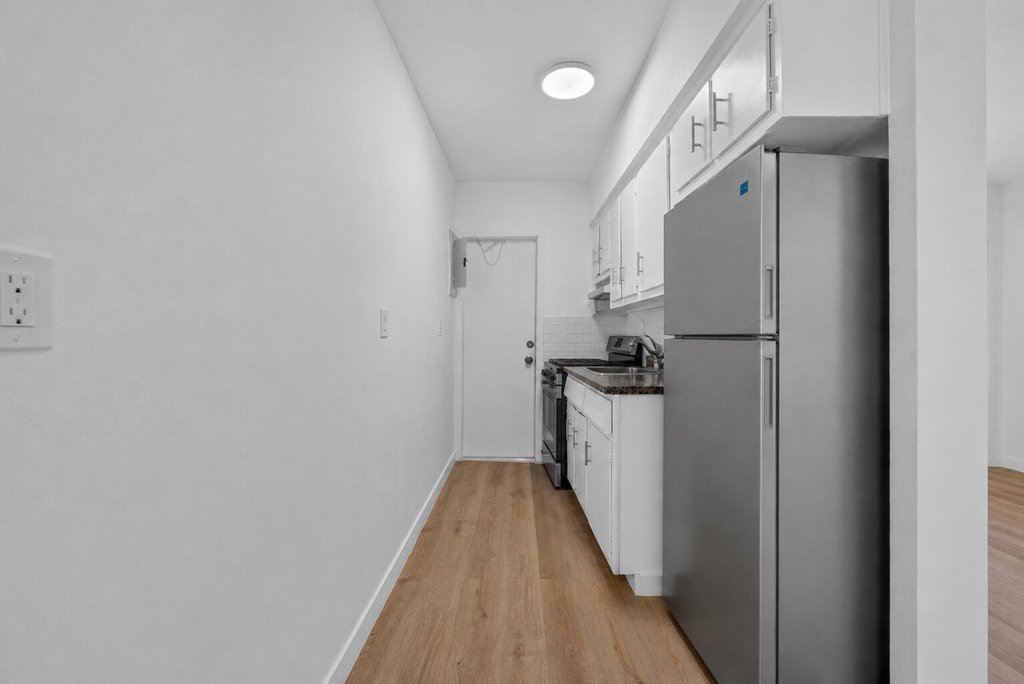 60 Nw 79th Street - Photo 5