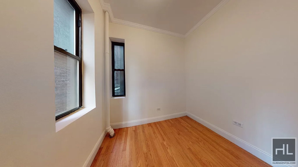 2 Avenue - Photo 1