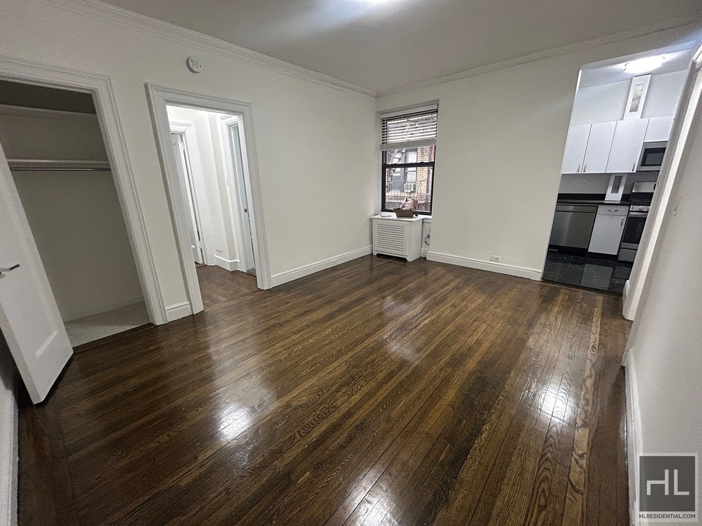 West 12 Street - Photo 1