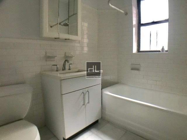 West 55 Street - Photo 2