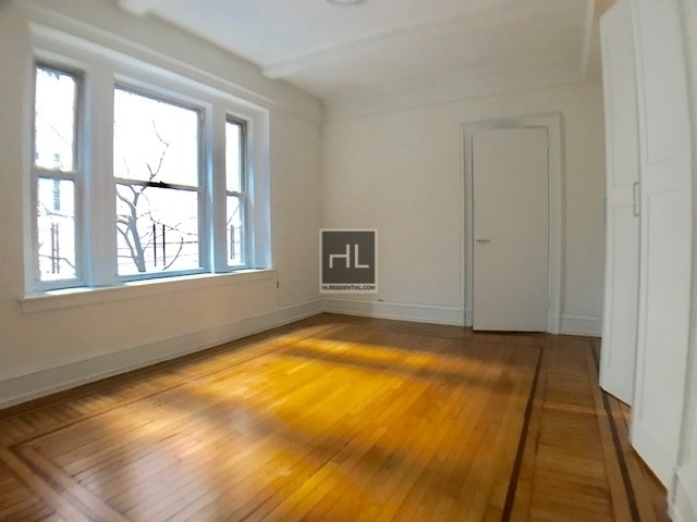 West 55 Street - Photo 3
