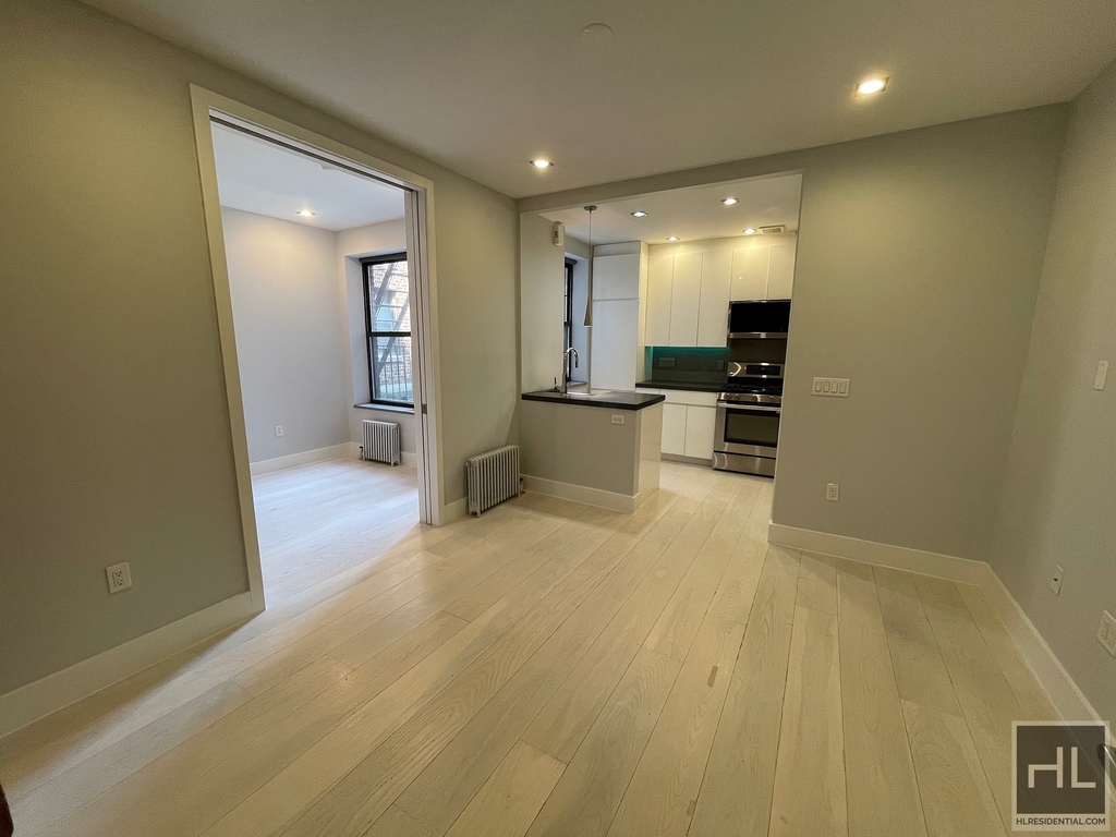 Stanton Street - Photo 0
