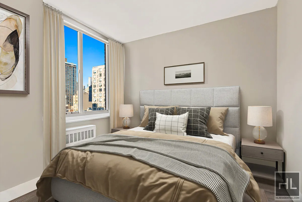 Second Avenue - Photo 1