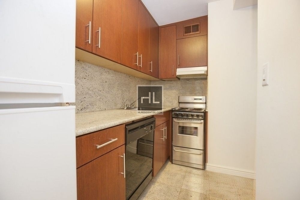 Park Avenue South - Photo 0