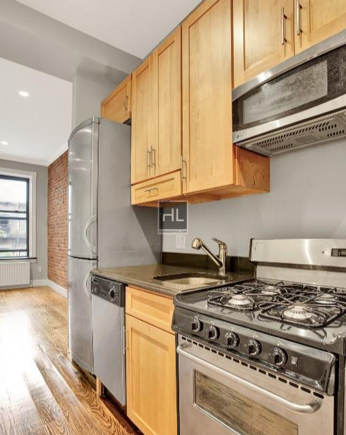 West 50 Street - Photo 1
