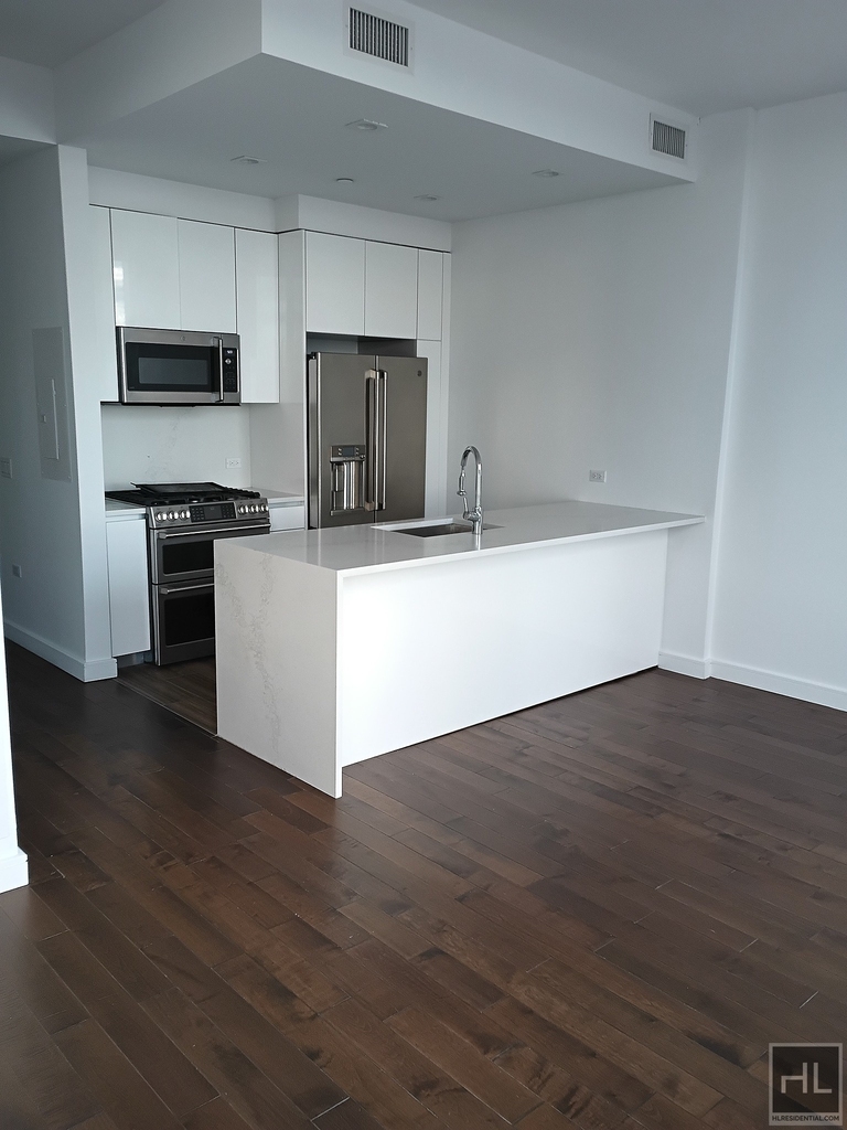 West 36th Street - Photo 0