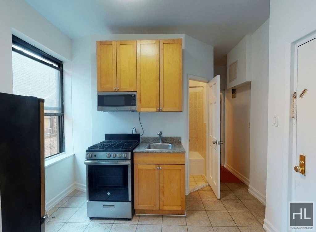East 13th Street - Photo 0