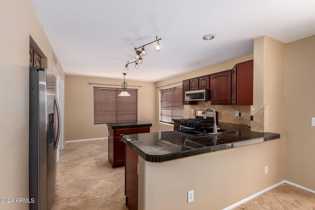 28030 N 23rd Drive - Photo 7