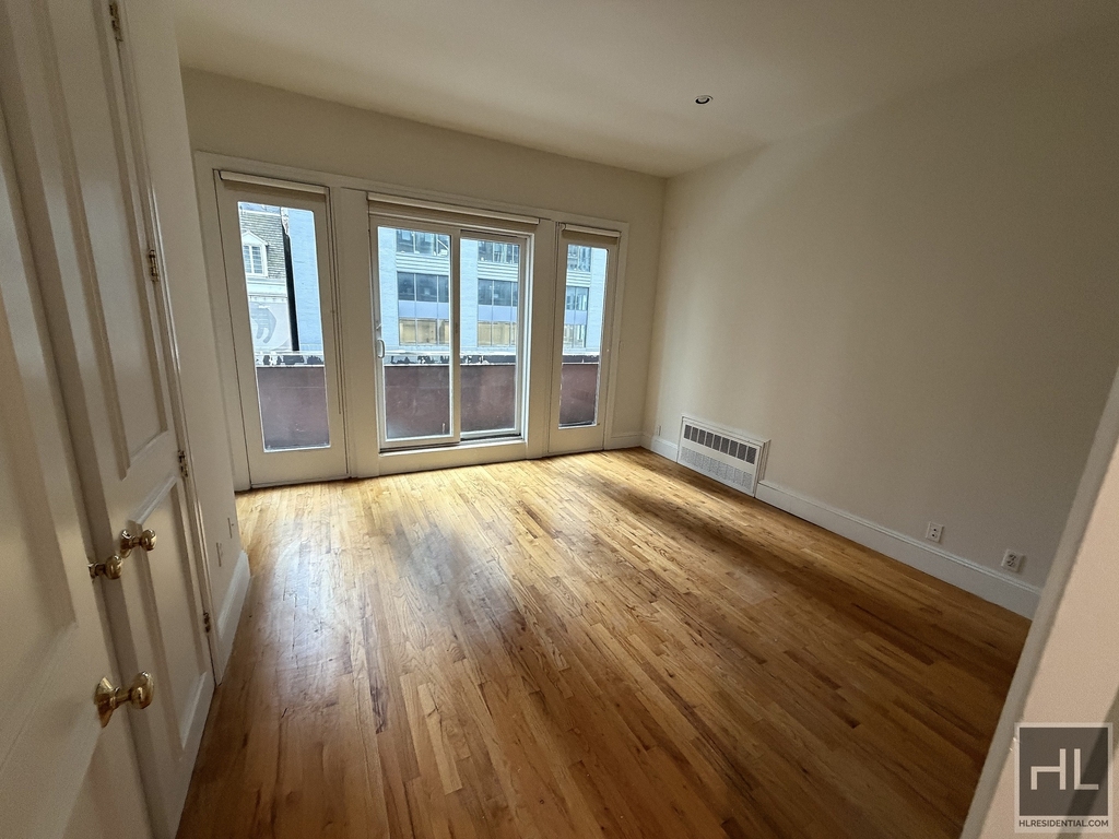 East 57th Street - Photo 4