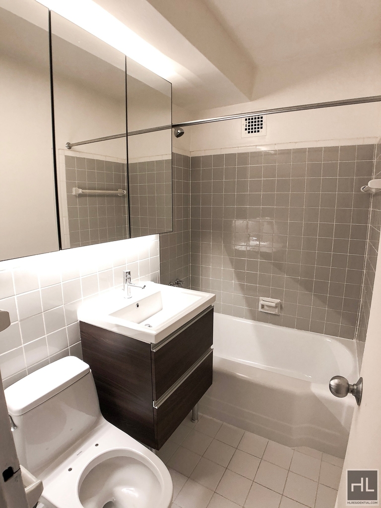 East 51st Street - Photo 2