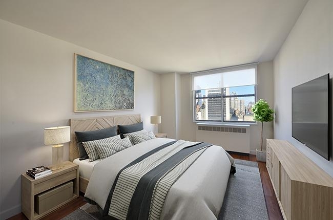East 46th Street - Photo 0