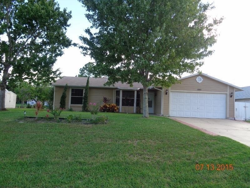 1880 Sw Bradway Lane - Photo 0