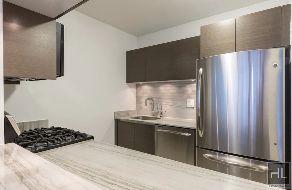 West 48 Street - Photo 2