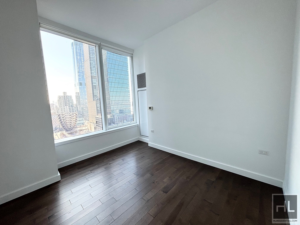West 36th Street - Photo 1