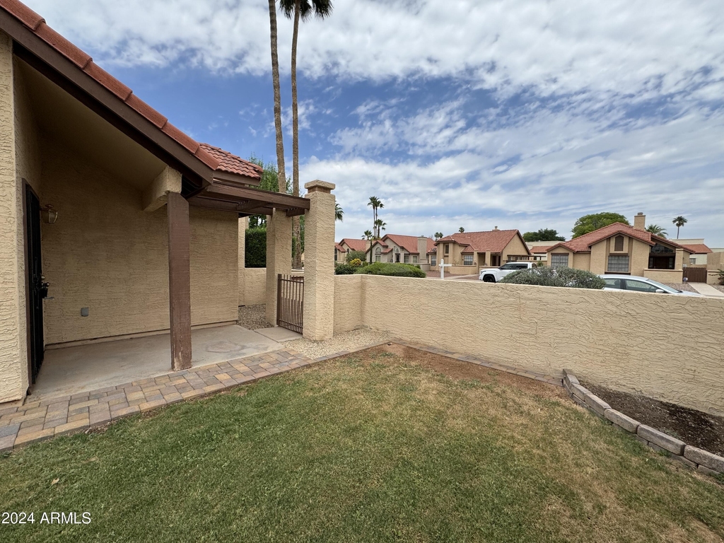 1823 E Secretariat Drive - Photo 35