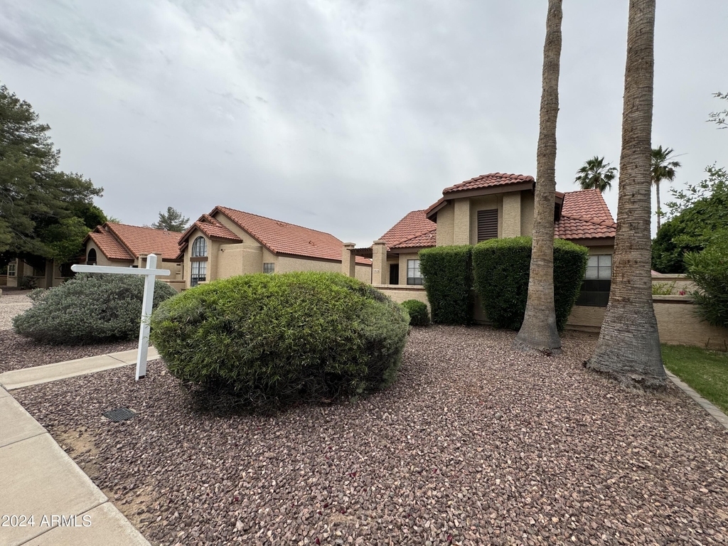 1823 E Secretariat Drive - Photo 1