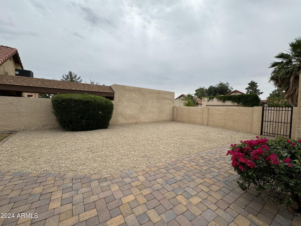 1823 E Secretariat Drive - Photo 10