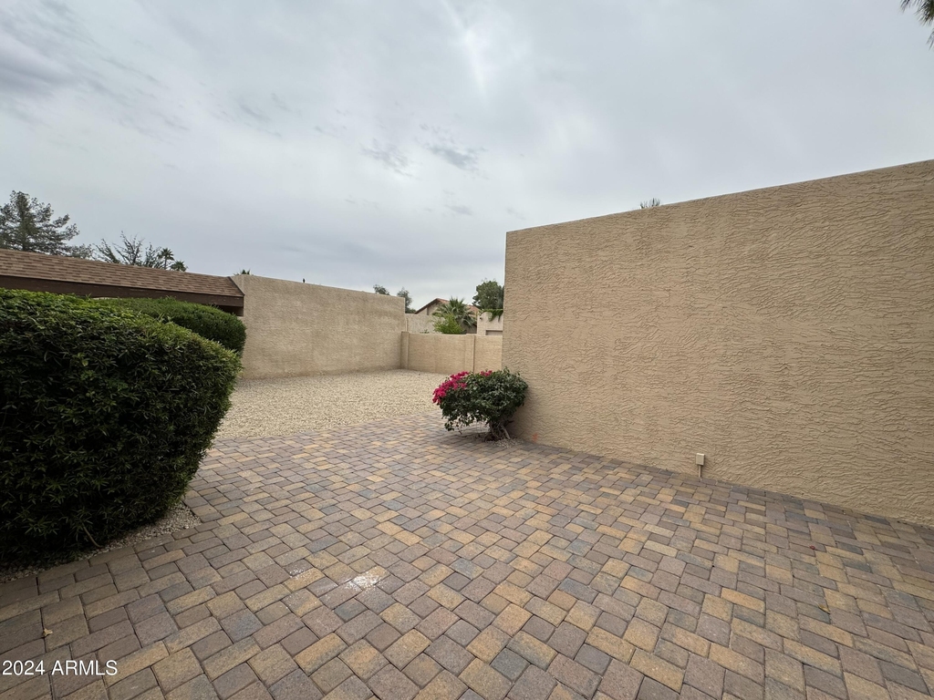 1823 E Secretariat Drive - Photo 12